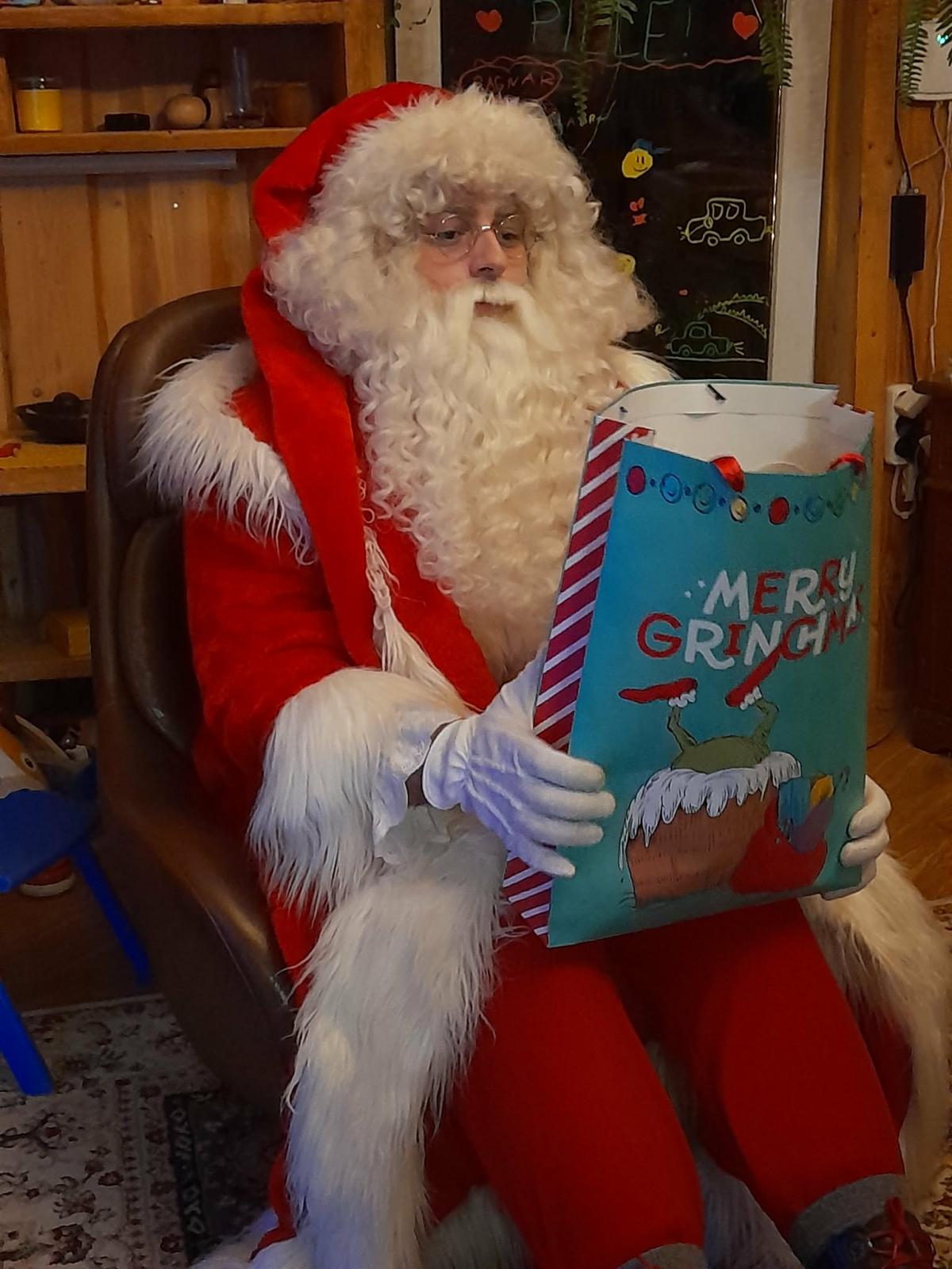 Jõuluvana kingitusega