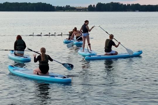 Lapsed Saadjärvel supitamas