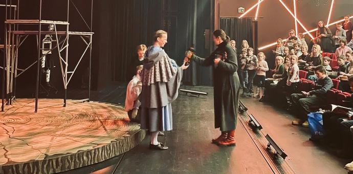 Teatrilaval näitlejatega kohtumine